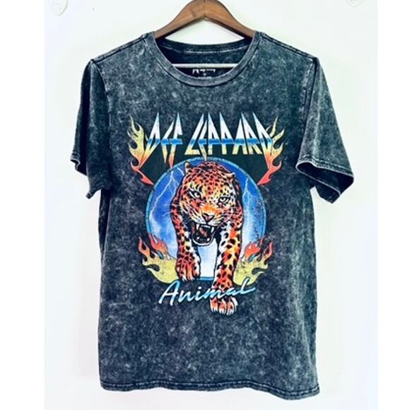 Def Leppard Tops - Def Leppard Animal Tee T-Shirt Medium Acid-Wash Black Unisex Jaguar Band Graphic